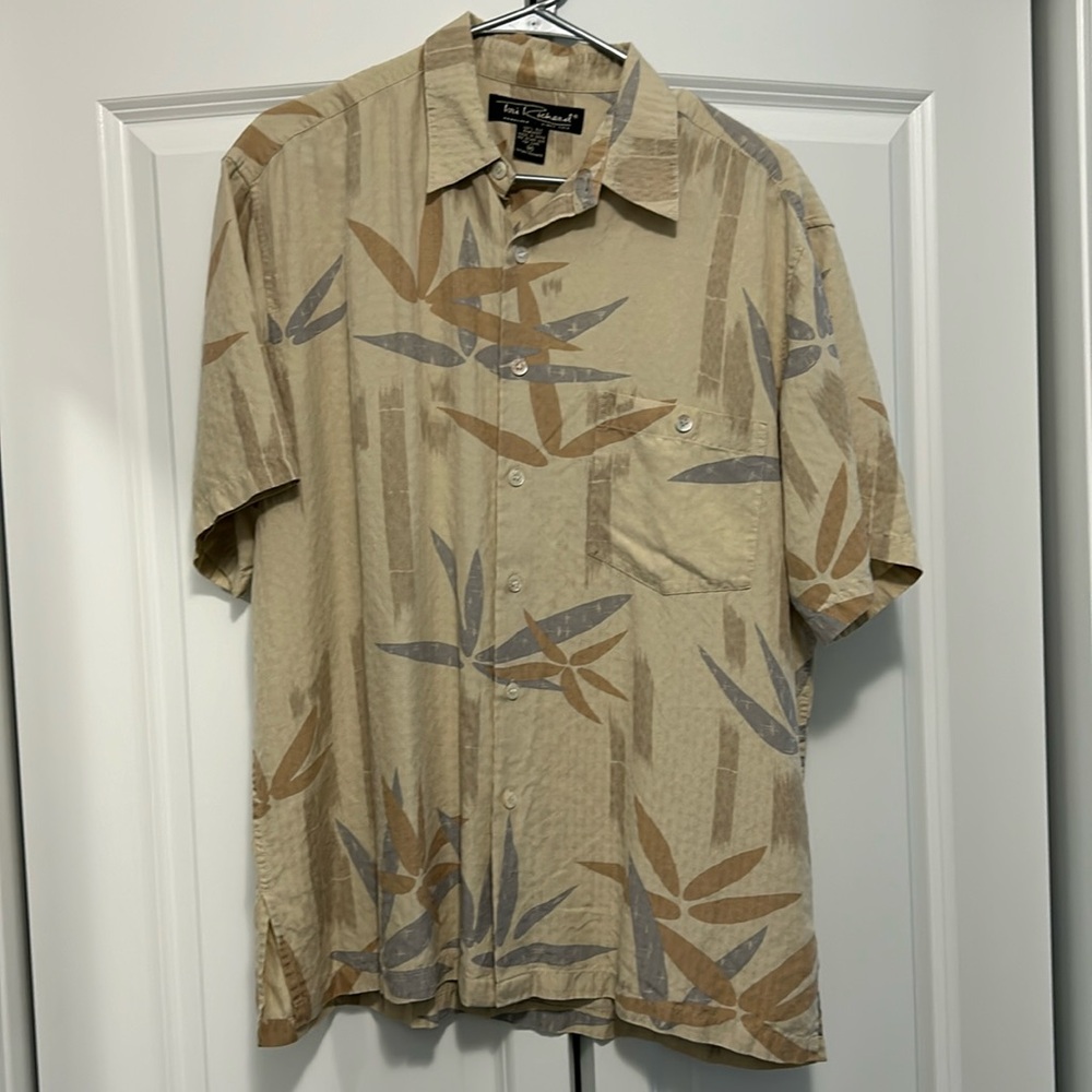 COPY - Tori Richard Hawaiian shirt hundred percent silk.